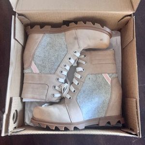Sorel Joan of Arctic Wedge III Lexie Boot SZ 8.5
